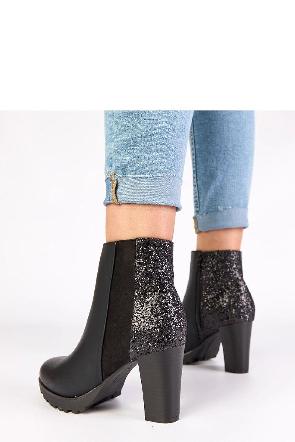  Botine cu toc model 222359 Solea 