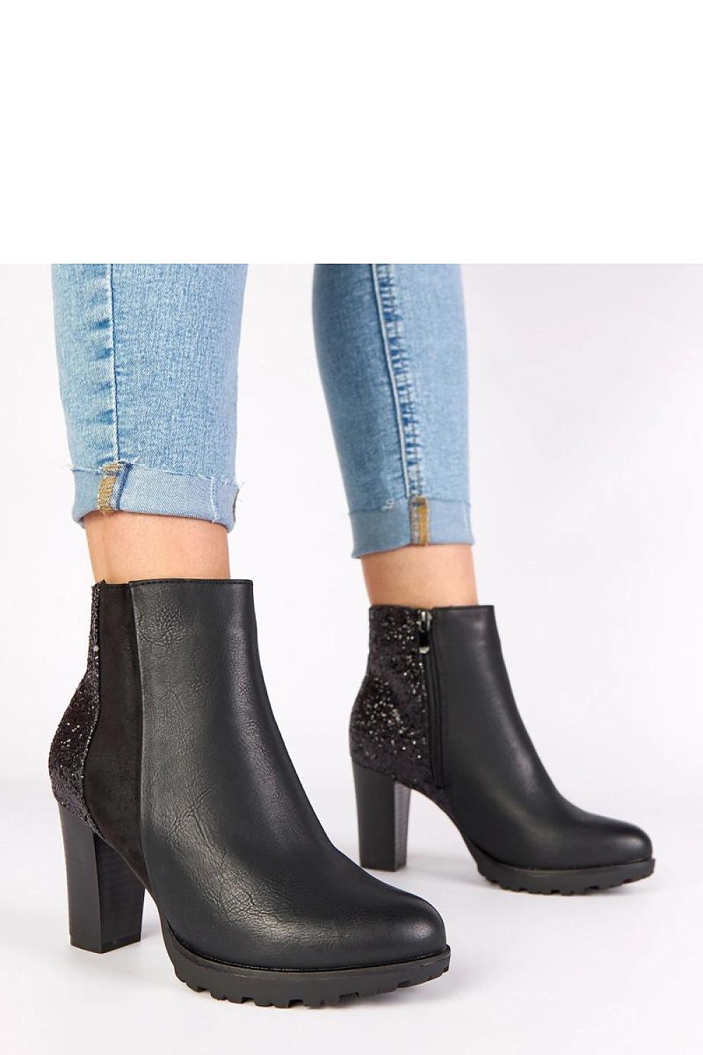  Botine cu toc model 222359 Solea 