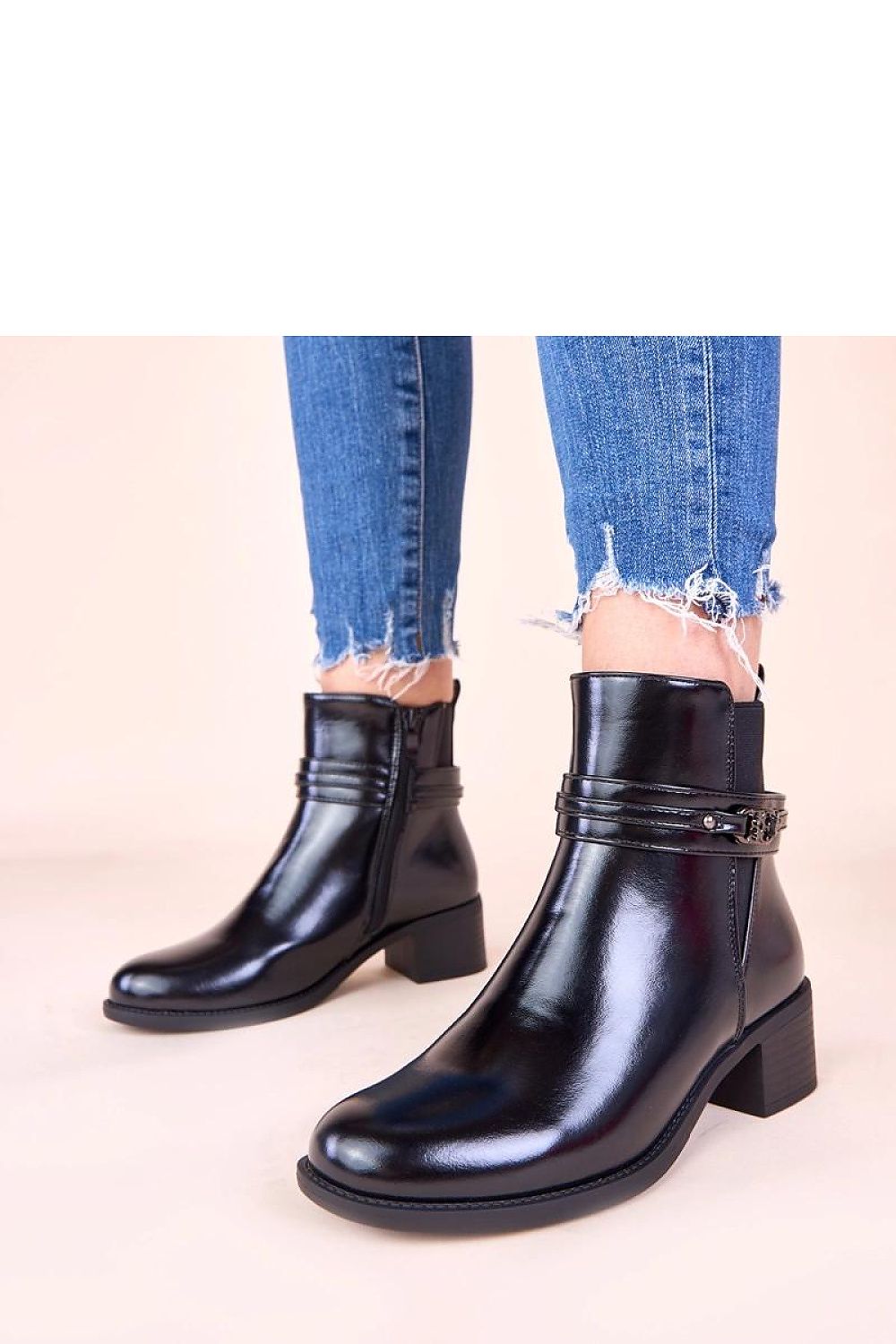  Botine cu toc model 222370 Solea 