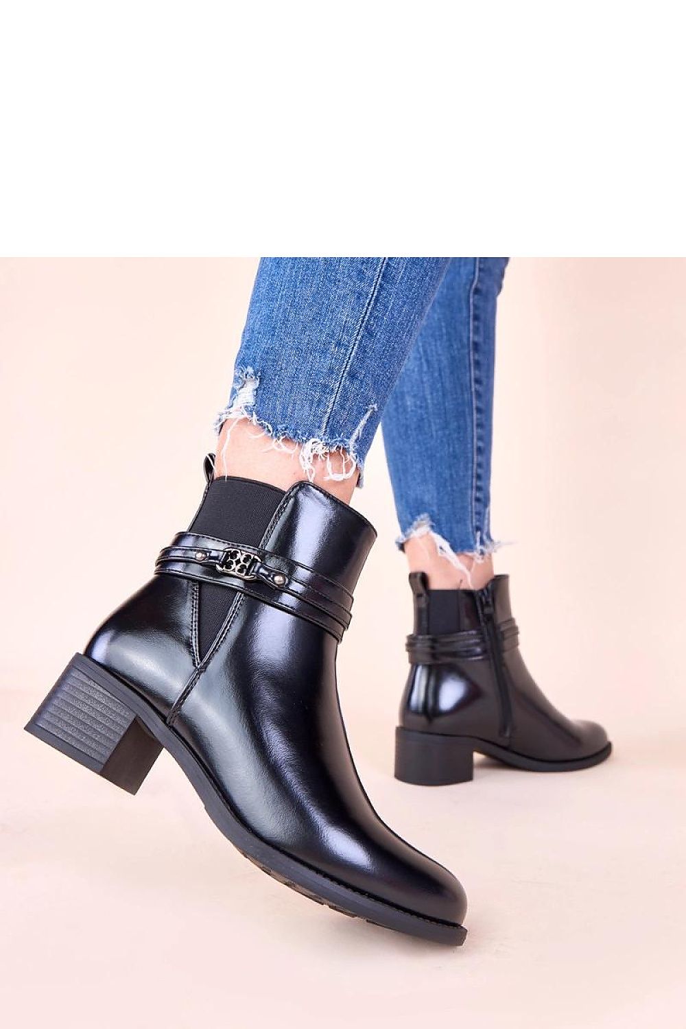  Botine cu toc model 222370 Solea 