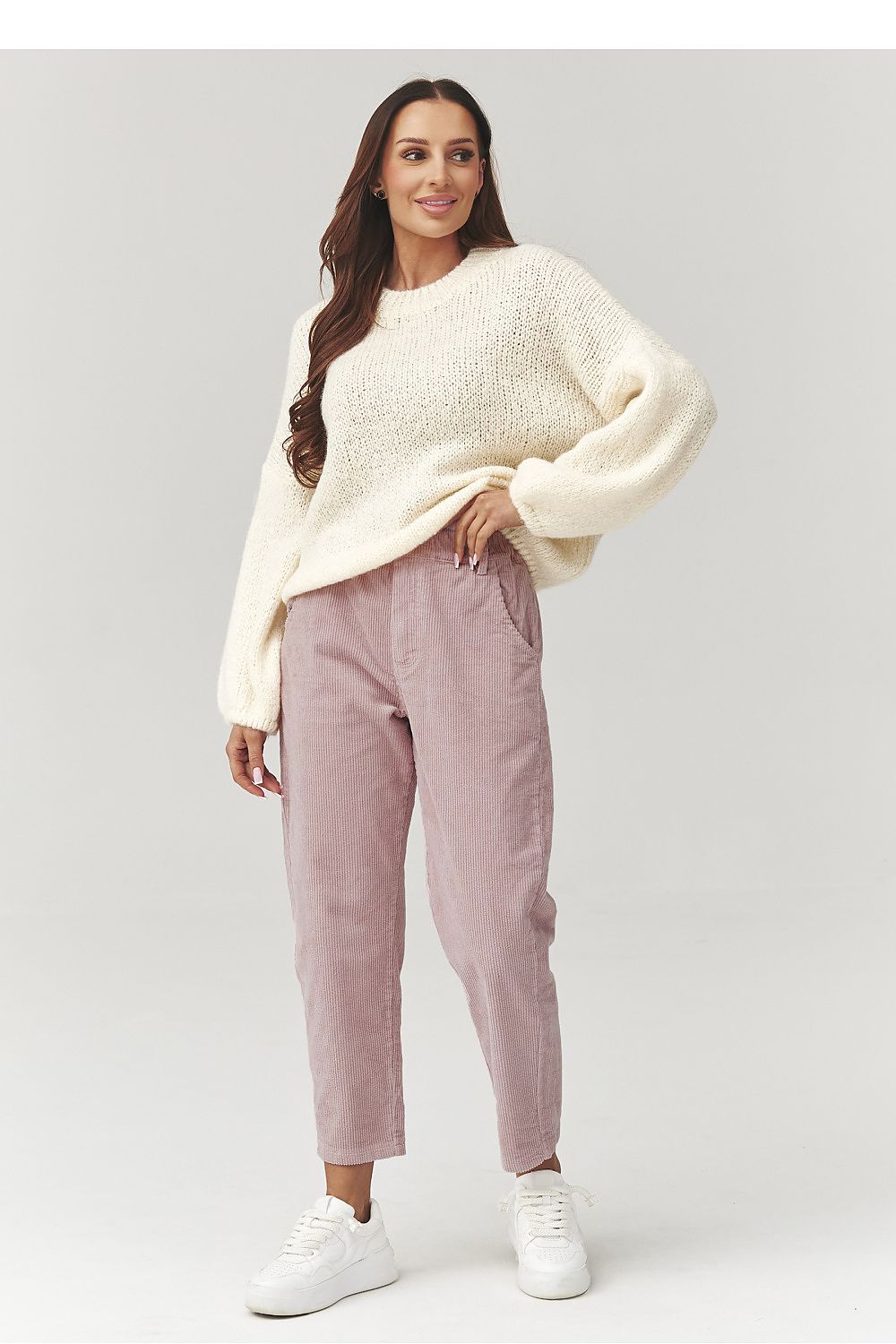  Pulover model 223238 Makadamia 