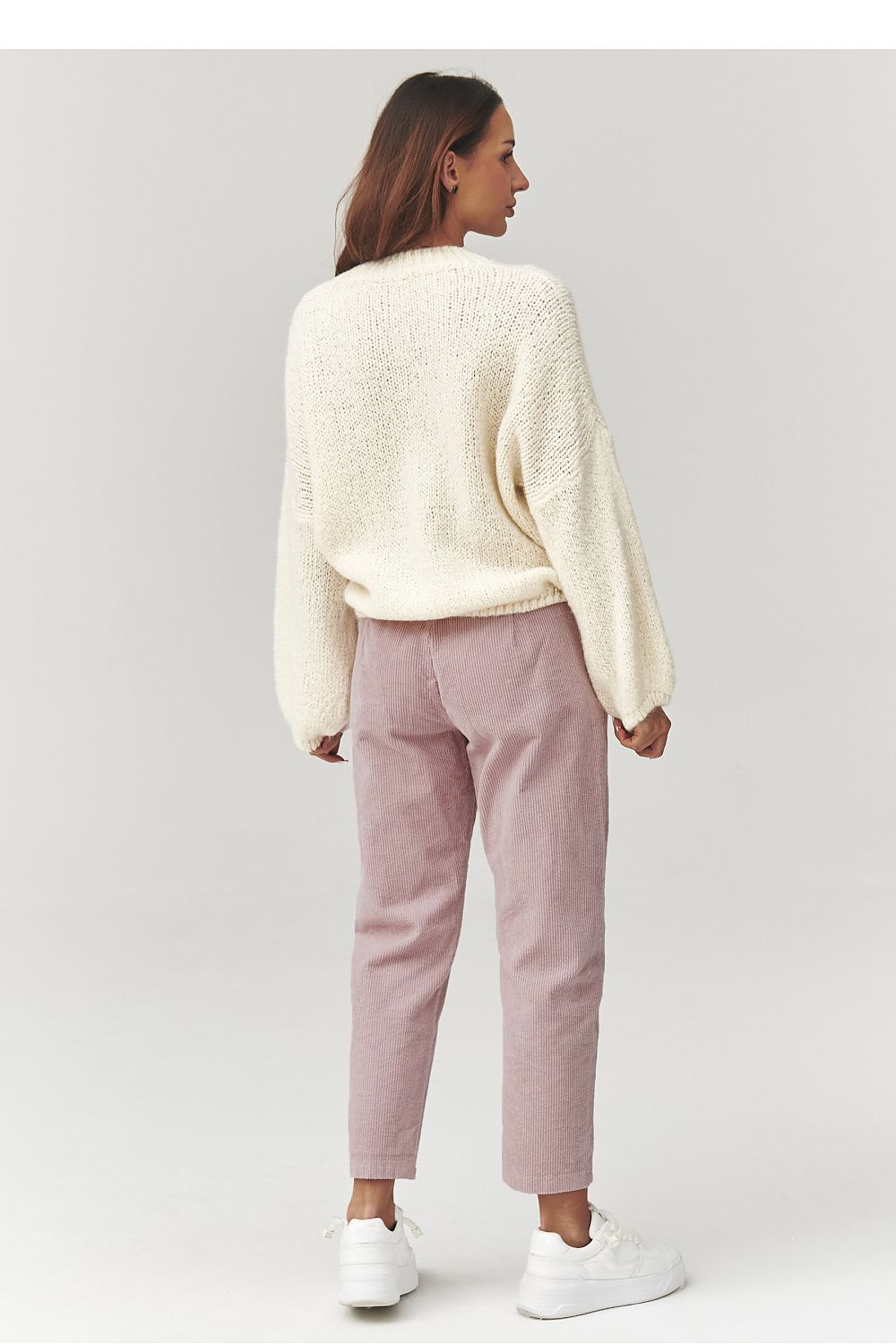  Pulover model 223238 Makadamia 