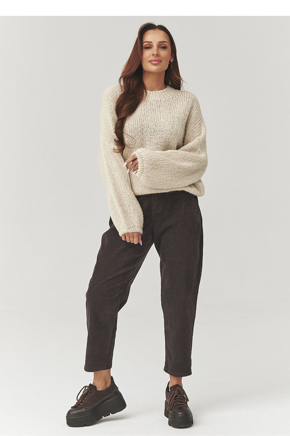  Pantaloni din catifea model 223243 Makadamia 