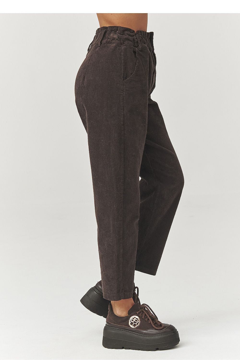  Pantaloni din catifea model 223243 Makadamia 