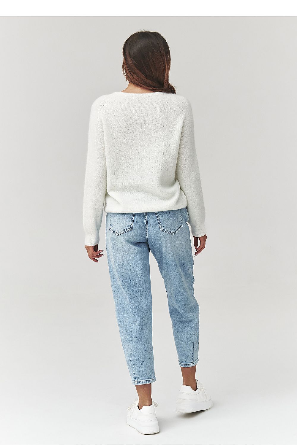 Pulover model 223250 Makadamia 