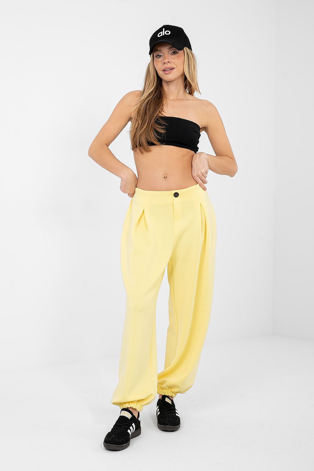  Pantaloni de trening model 223750 Italy Moda 