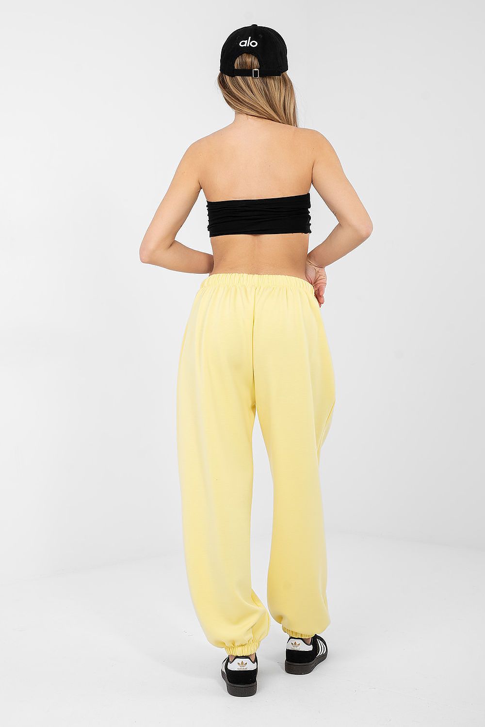 Pantaloni de trening model 223750 Italy Moda 