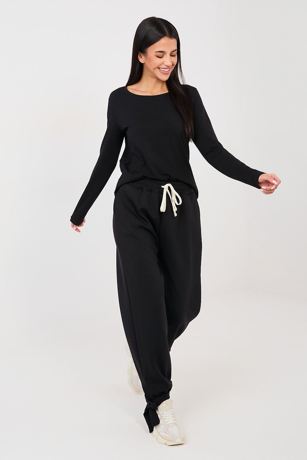  Pantaloni de trening model 223783 Italy Moda 
