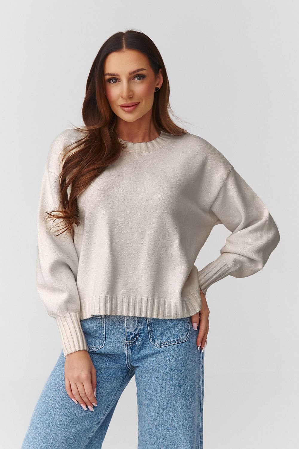  Pulover model 224108 Makadamia 