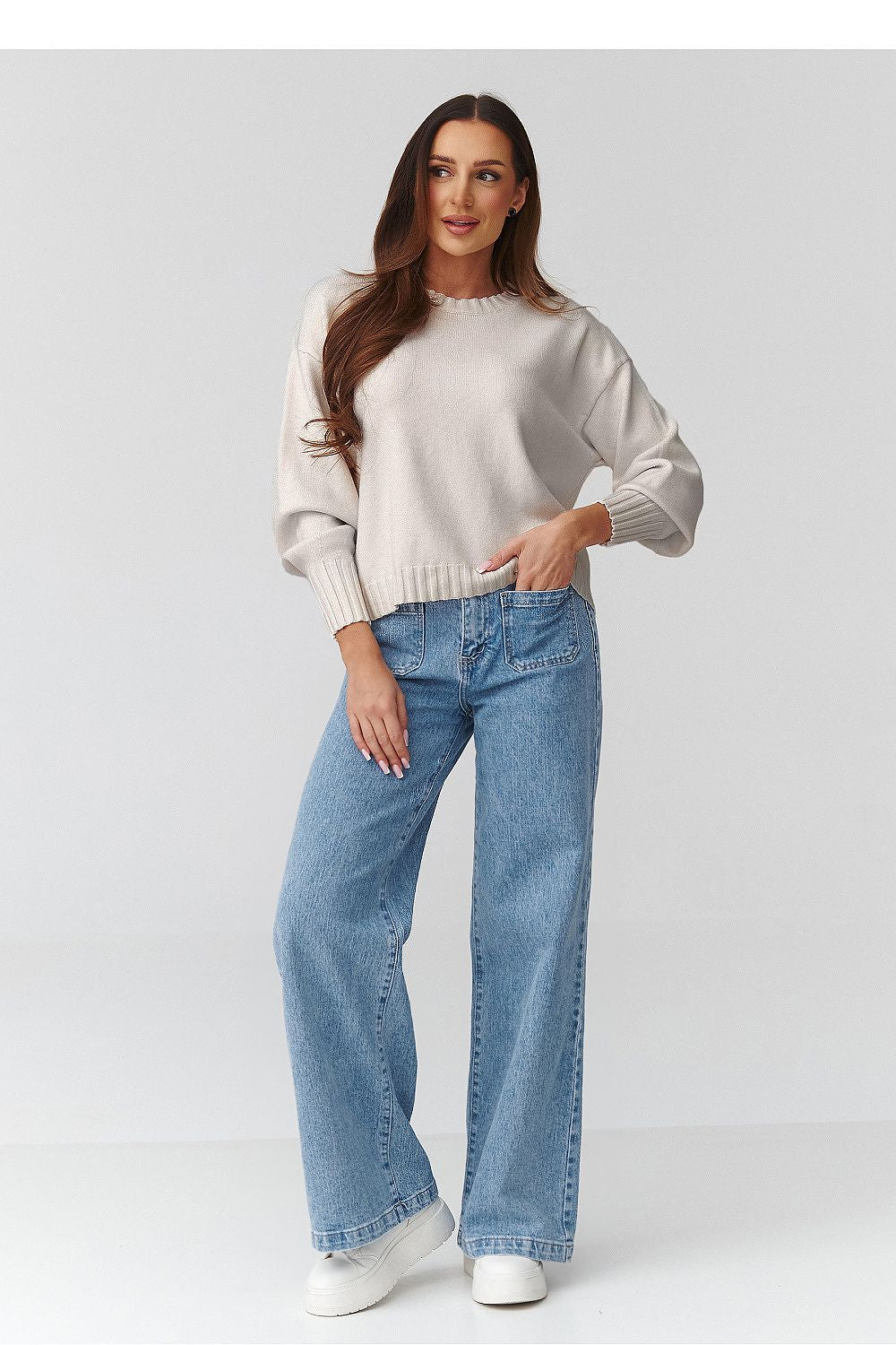  Pulover model 224108 Makadamia 