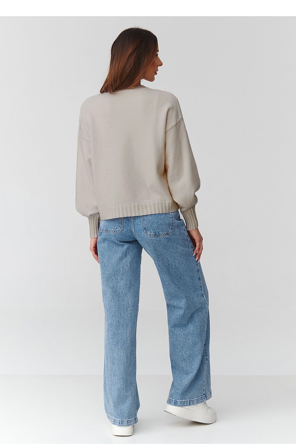  Pulover model 224108 Makadamia 