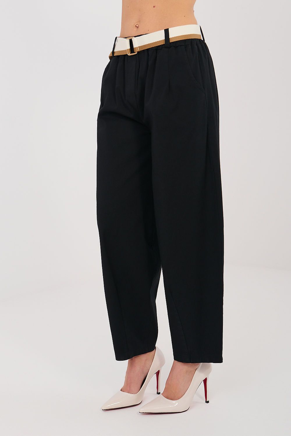  Pantaloni de damă model 224177 Italy Moda 