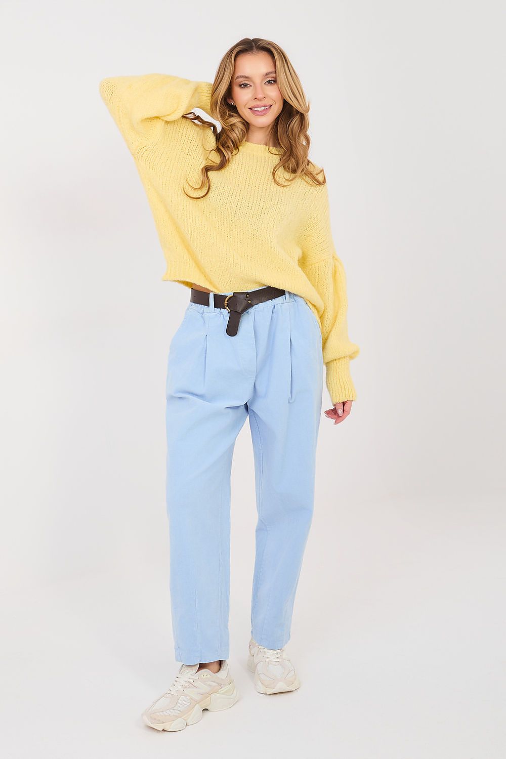  Pantaloni din catifea model 224381 Italy Moda 