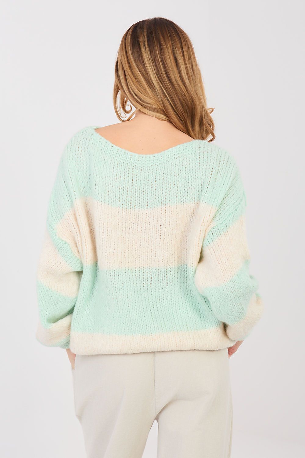  Pulover model 224392 Italy Moda 