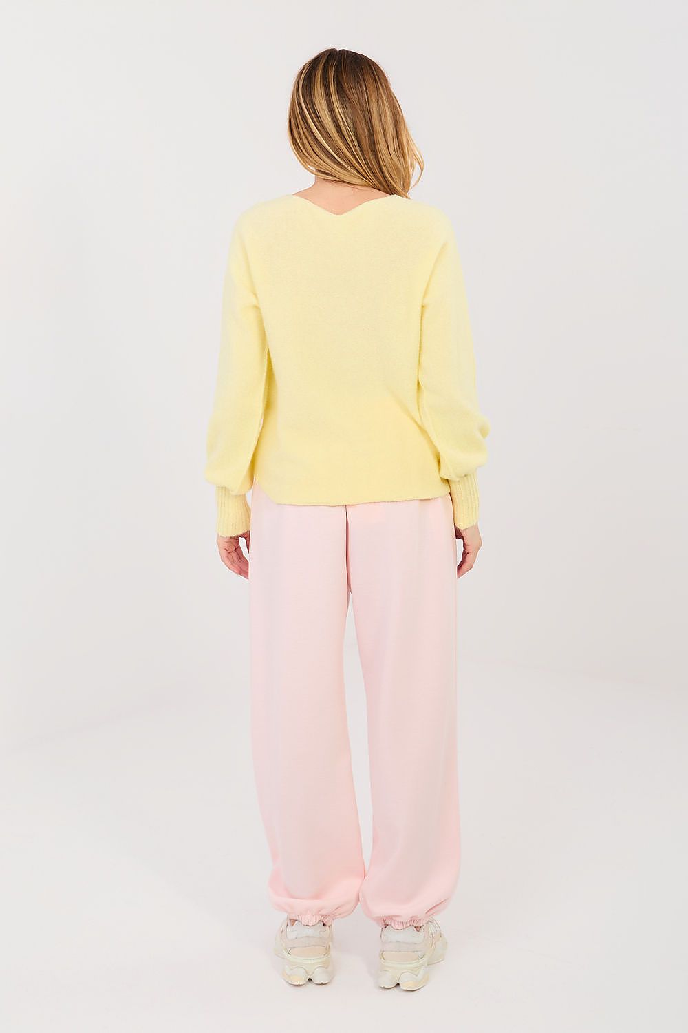 Pantaloni de trening model 224397 Italy Moda 