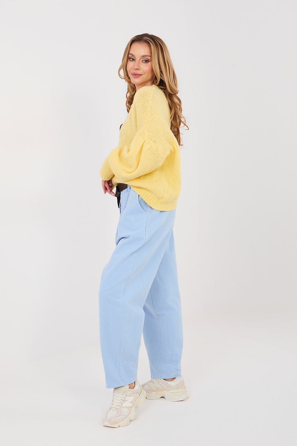  Pantaloni din catifea model 224381 Italy Moda 