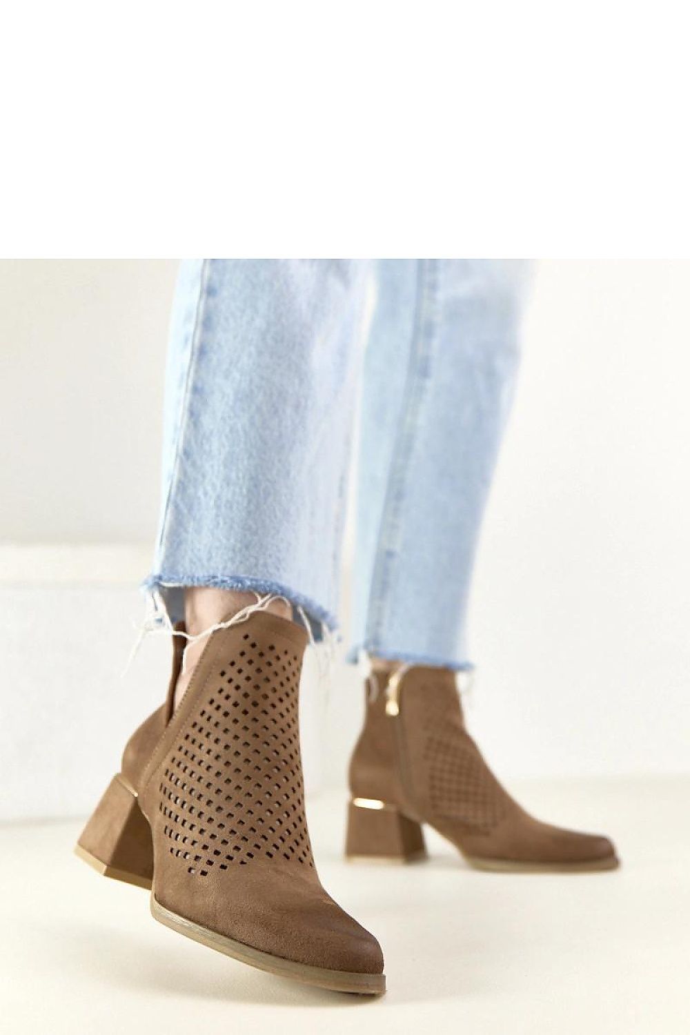  Botine cu toc model 224953 Solea 