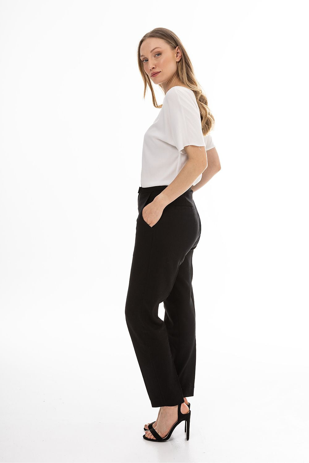  Pantaloni de damă model 225297 awama 