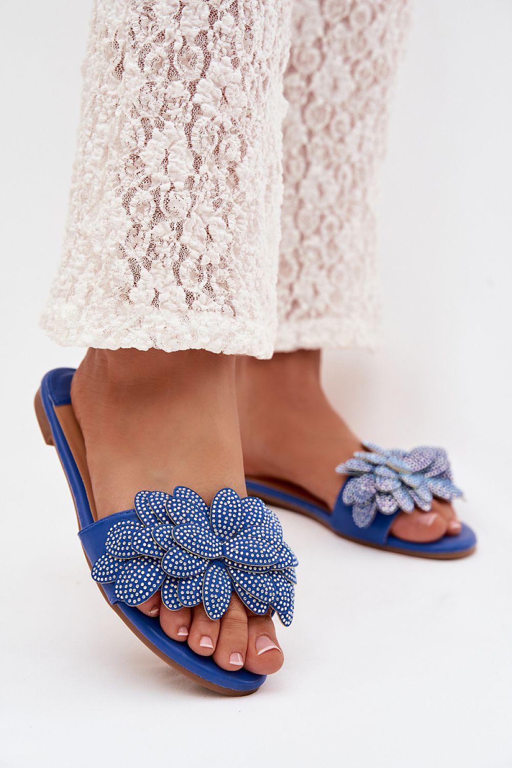  Şlapi model 225384 Step in style 