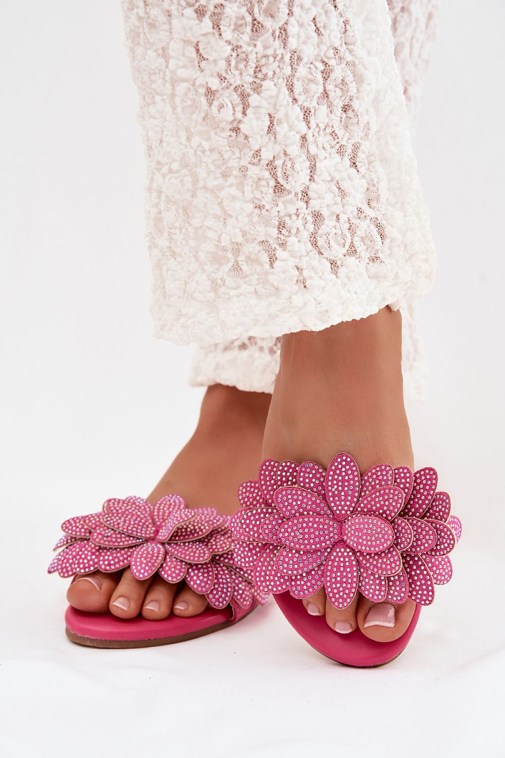  Şlapi model 225385 Step in style 