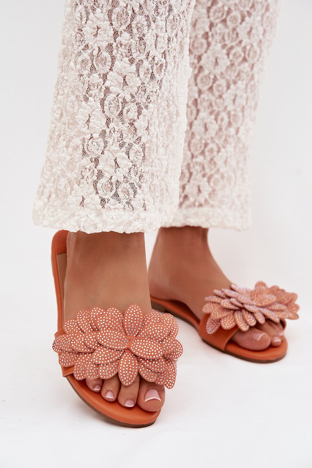  Şlapi model 225387 Step in style 