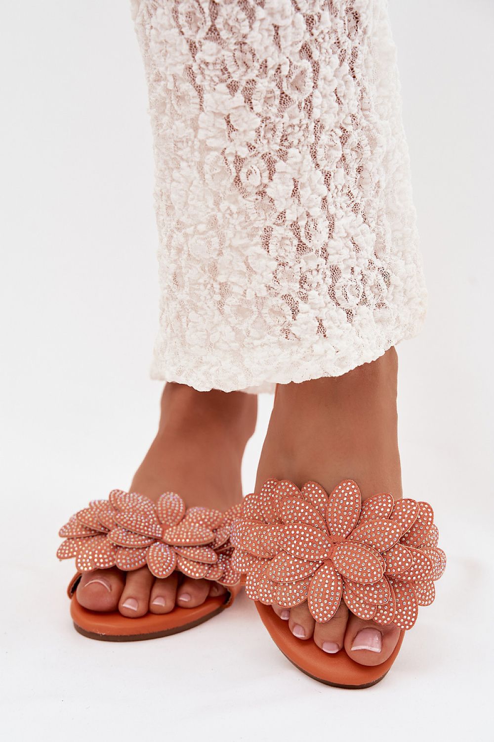  Şlapi model 225387 Step in style 