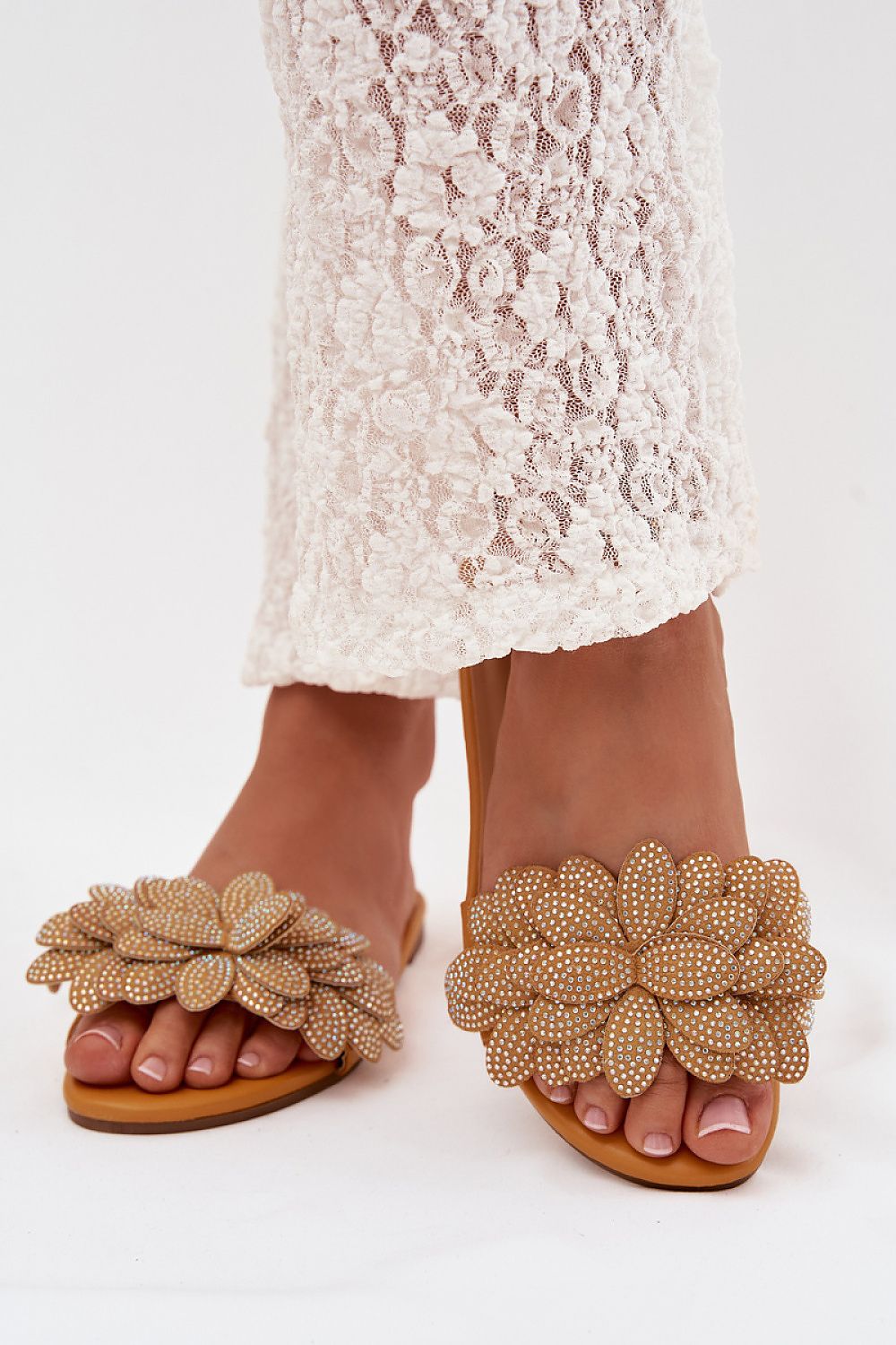  Şlapi model 225388 Step in style 
