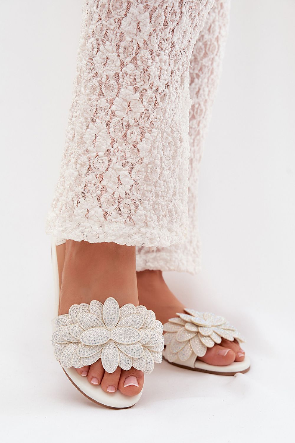  Şlapi model 225389 Step in style 