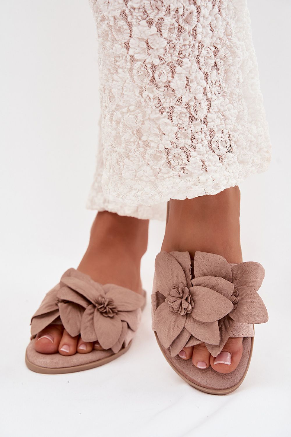  Şlapi model 225393 Step in style 
