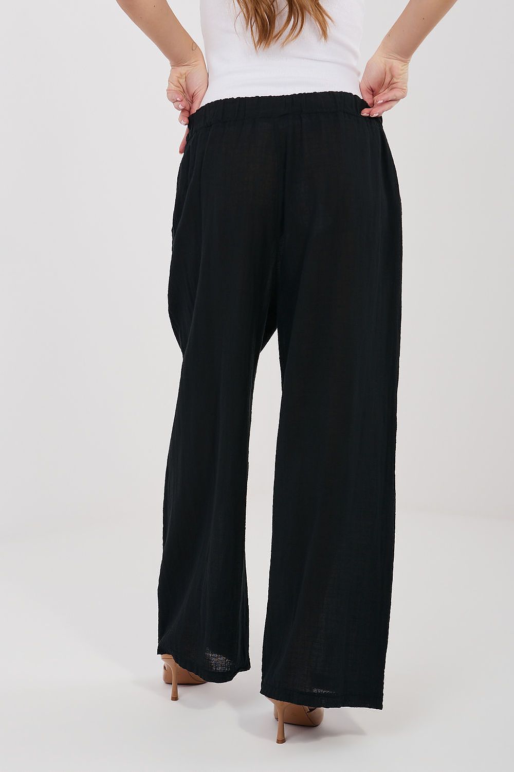  Pantaloni de damă model 225495 Italy Moda 
