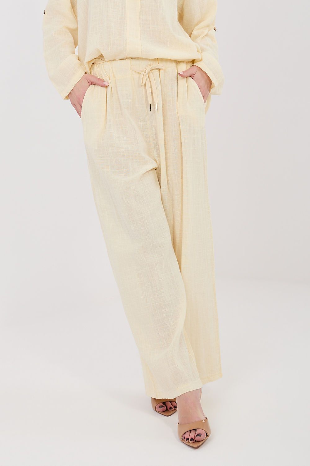  Pantaloni de damă model 225496 Italy Moda 