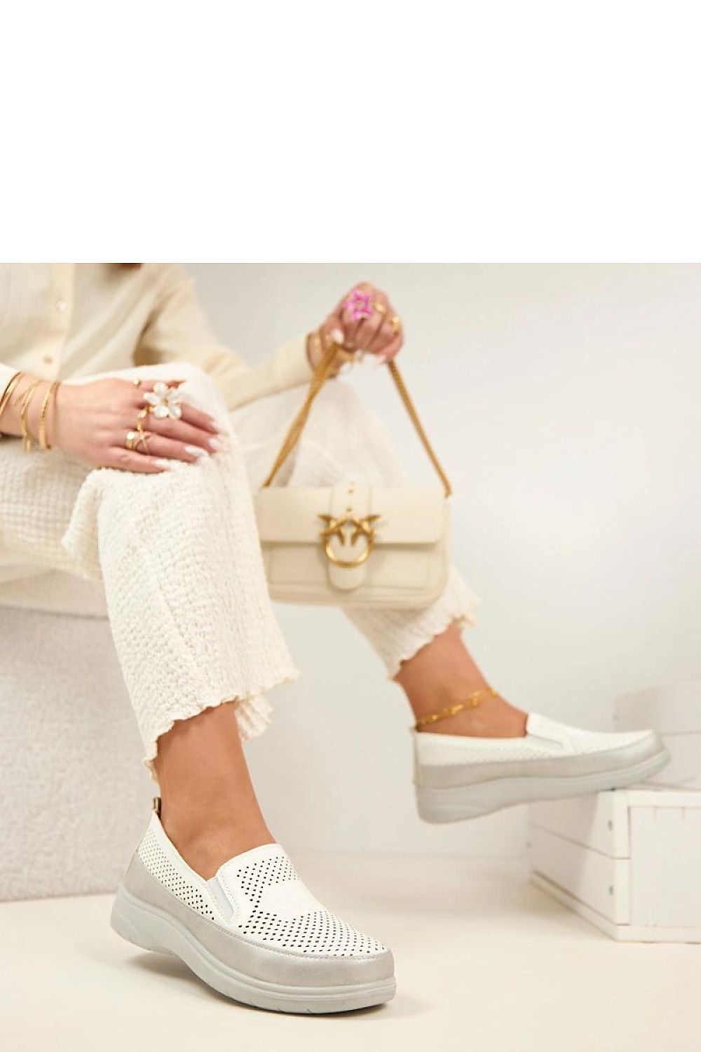  Pantofi model 225600 Solea 
