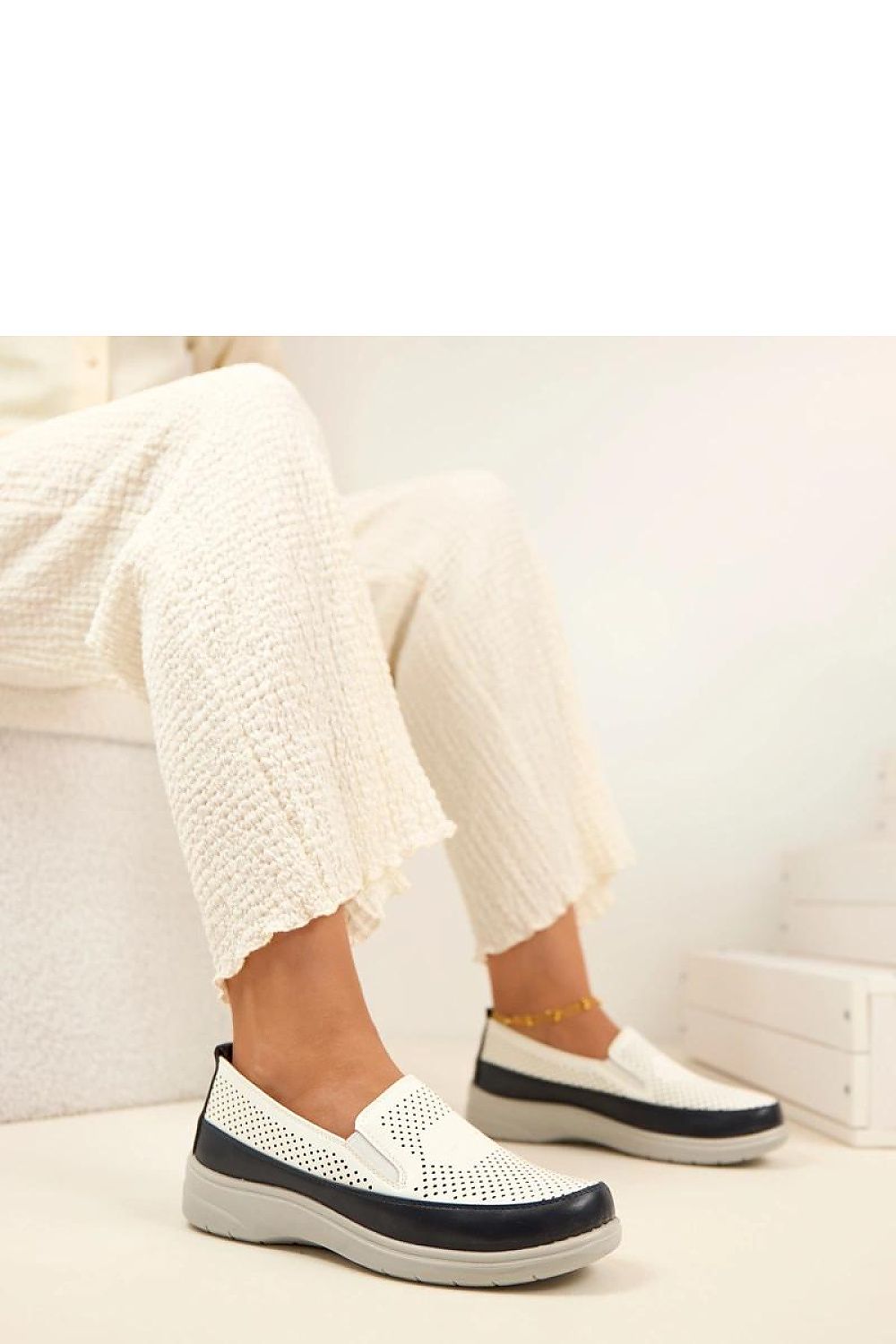  Pantofi model 225601 Solea 