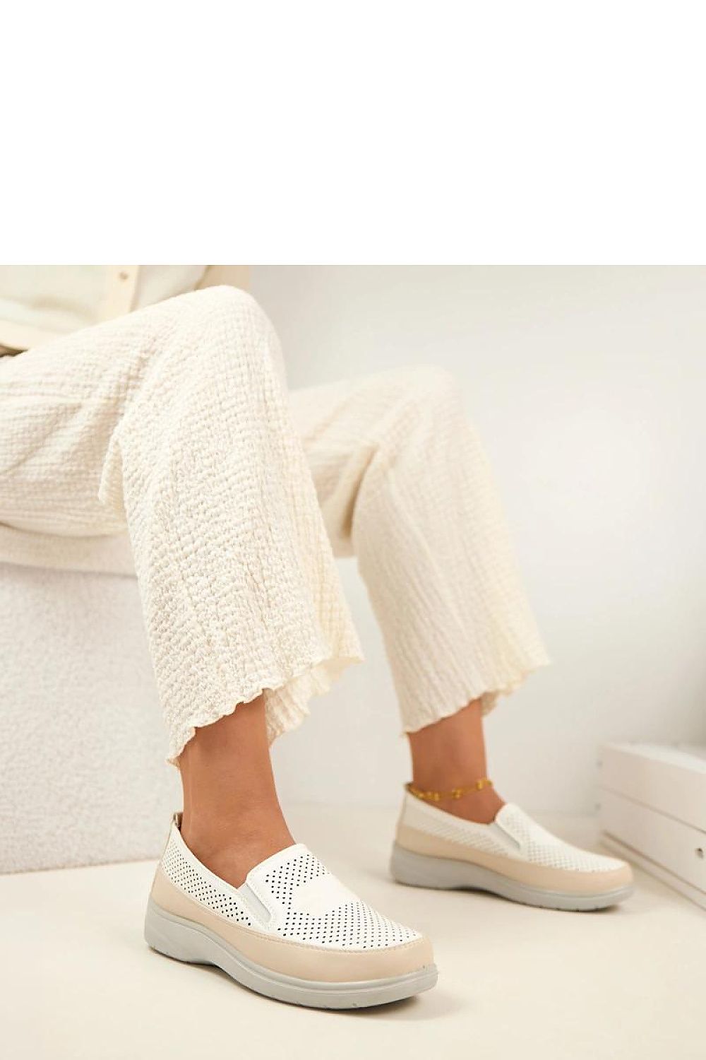  Pantofi model 225602 Solea 