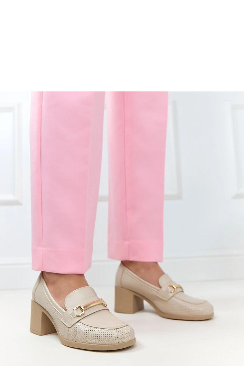  Pantofi cu toc simplu model 226028 Solea 