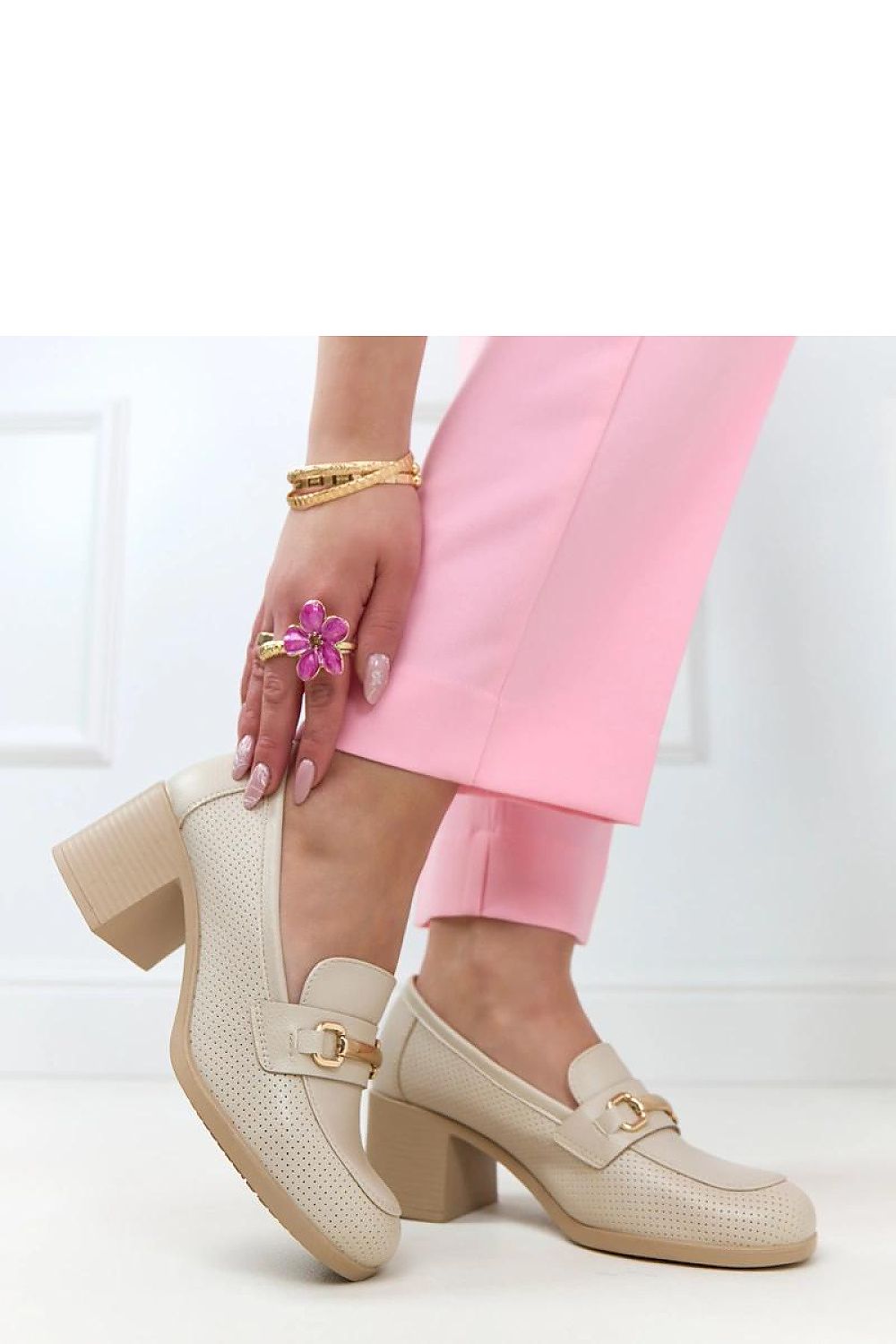  Pantofi cu toc simplu model 226028 Solea 