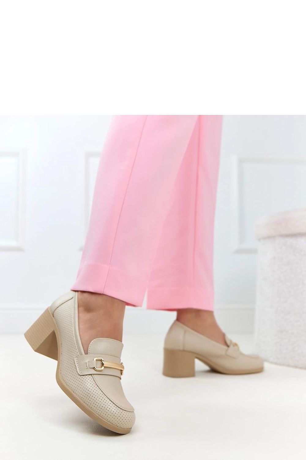  Pantofi cu toc simplu model 226028 Solea 