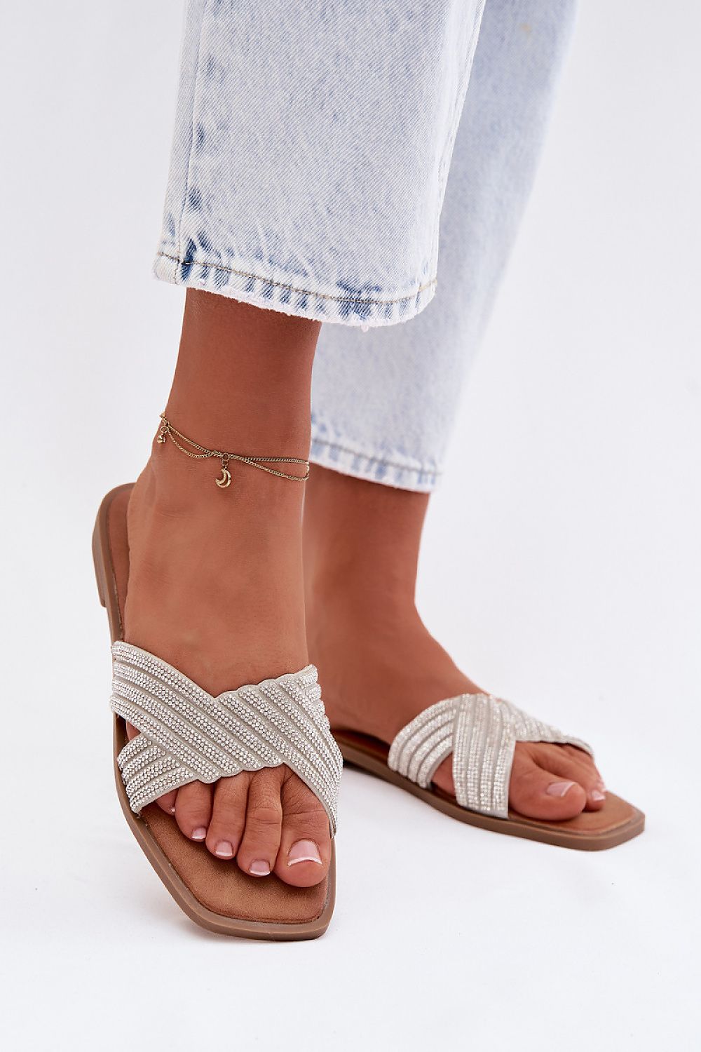  Şlapi model 226367 Step in style 