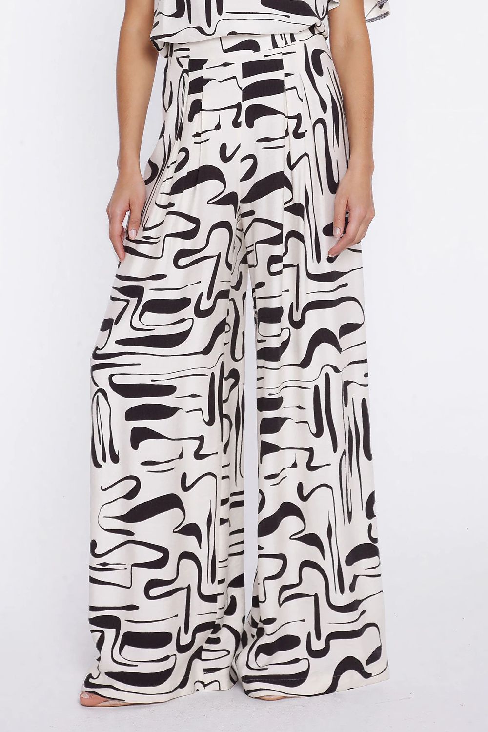  Pantaloni de damă model 228007 Nife 