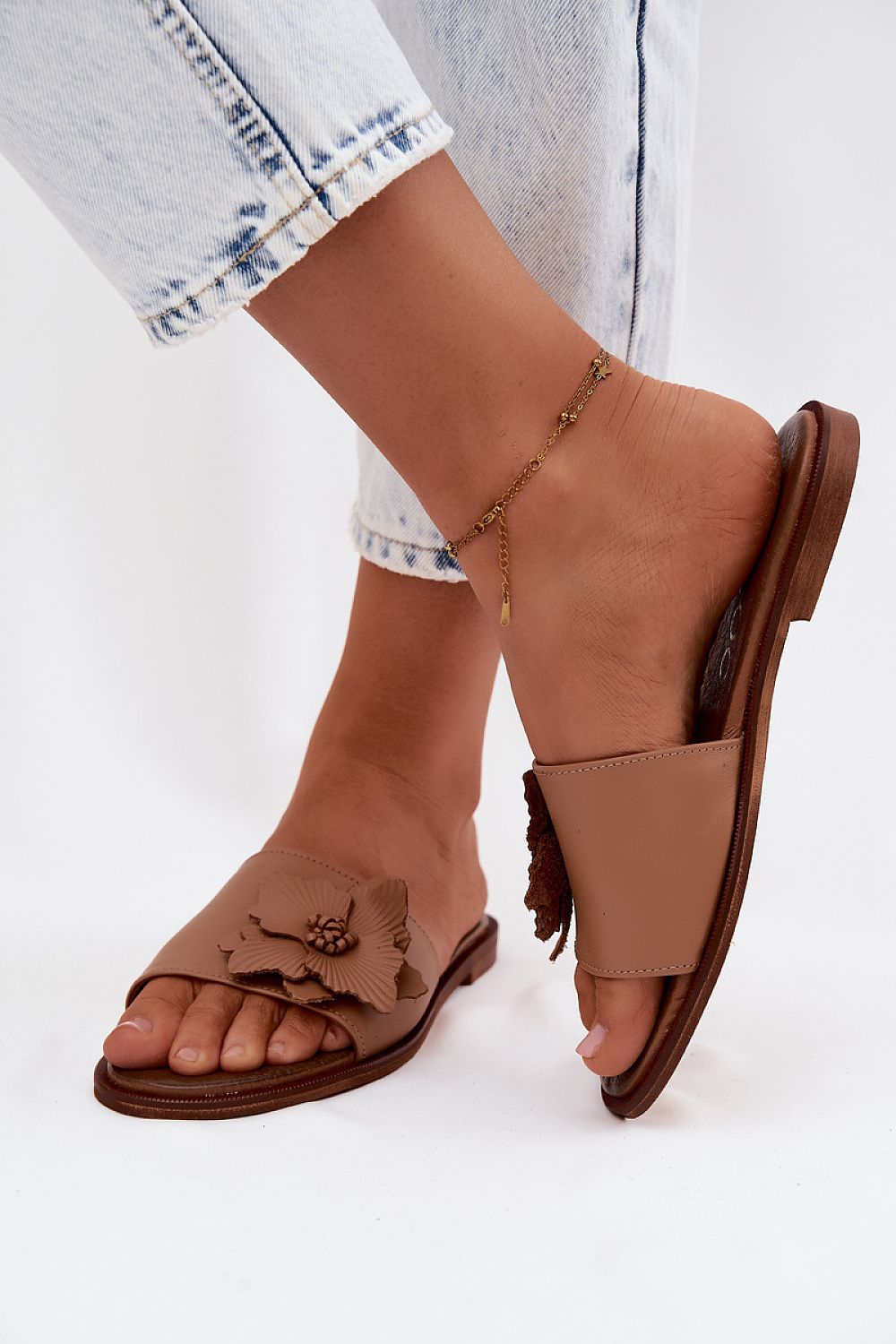  Şlapi model 228364 Step in style 