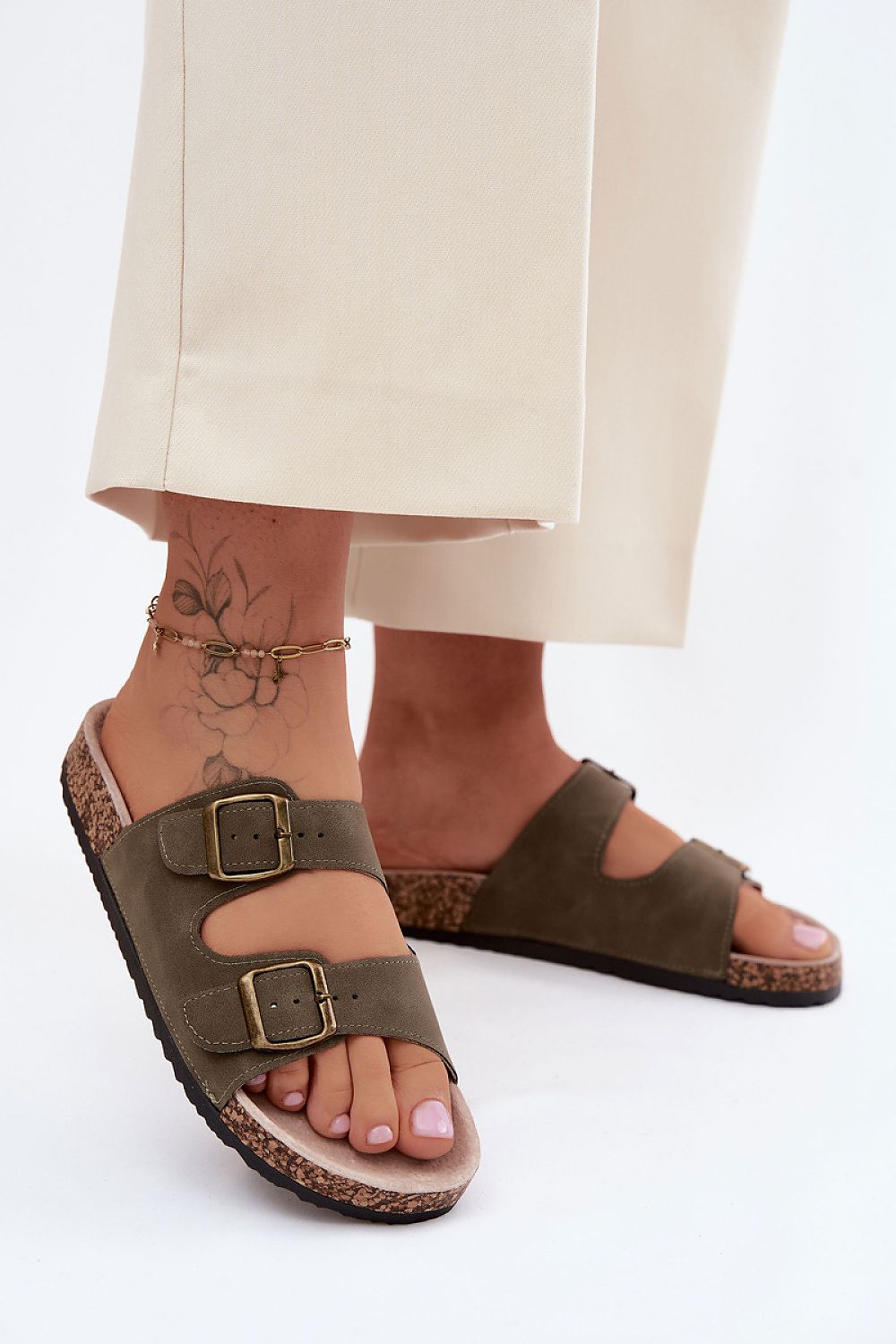  Şlapi model 228381 Step in style 