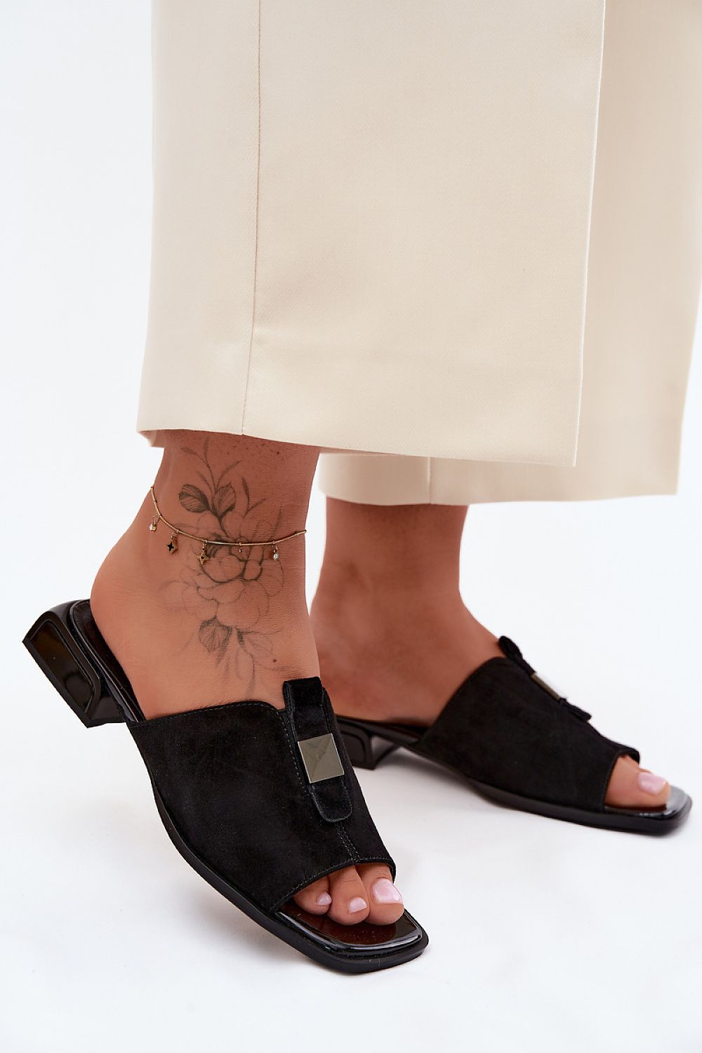  Şlapi model 228382 Step in style 