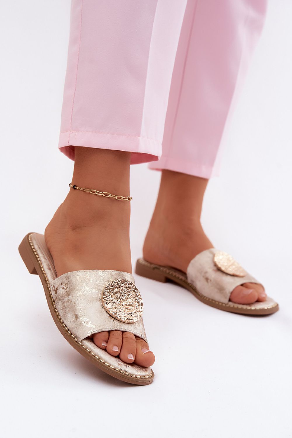  Şlapi model 228386 Step in style 