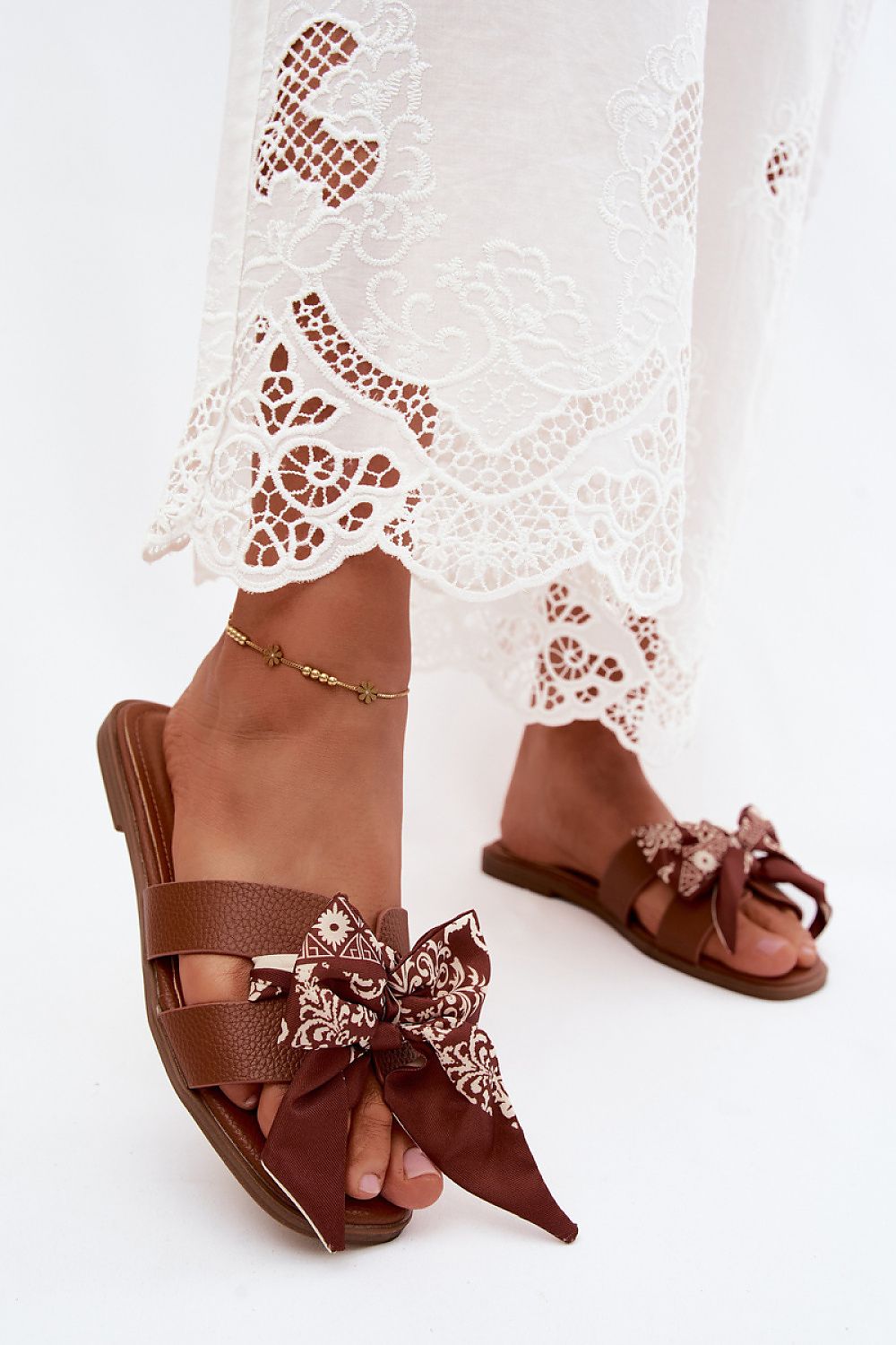  Şlapi model 228790 Step in style 