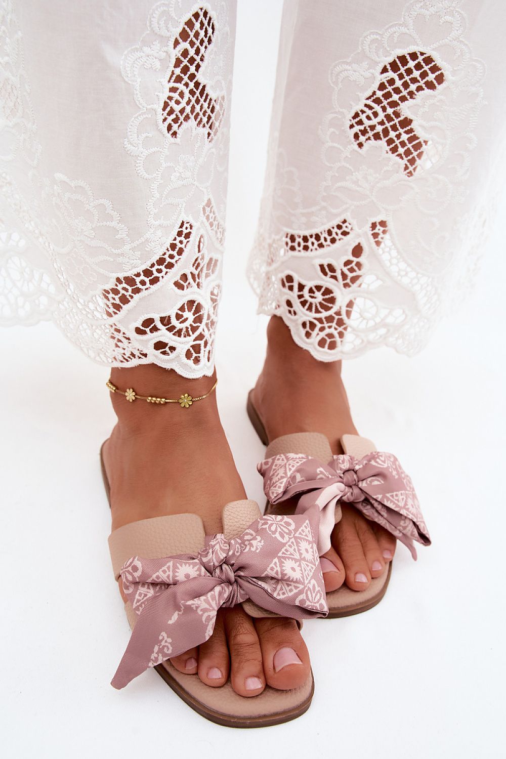  Şlapi model 228791 Step in style 