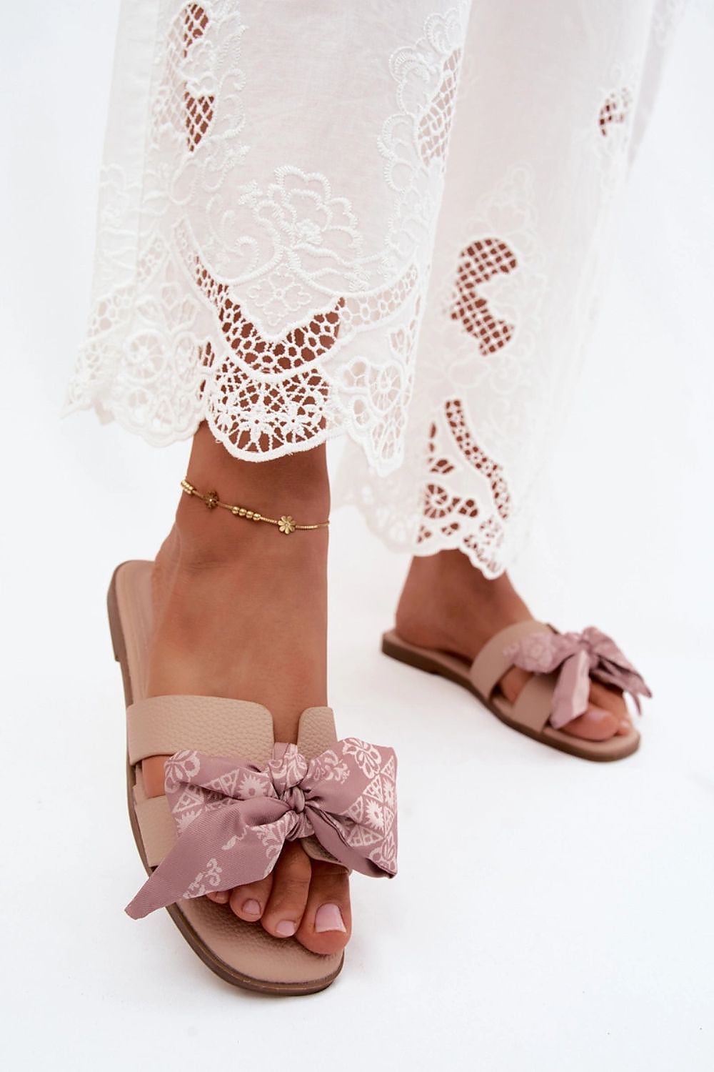  Şlapi model 228791 Step in style 