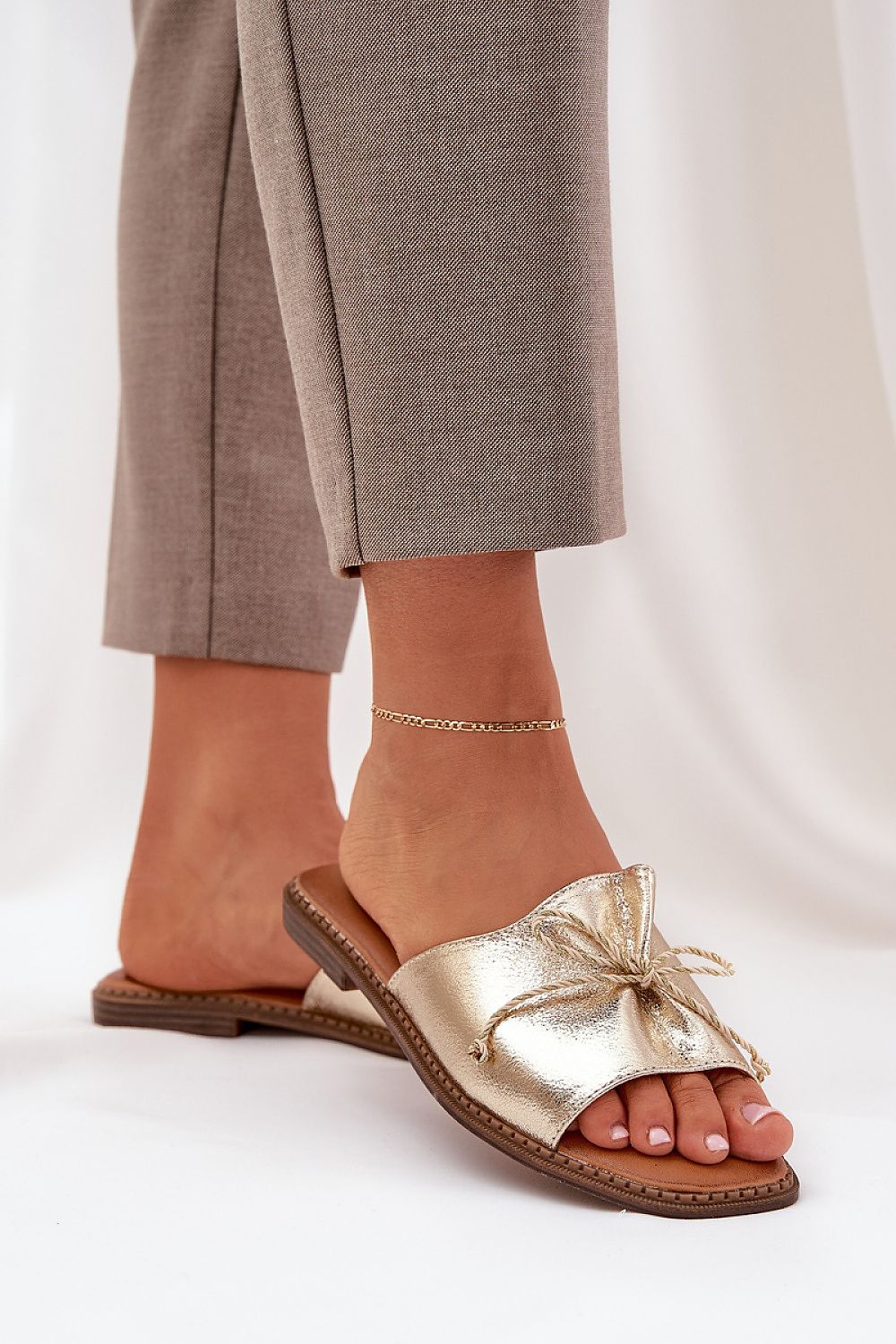  Şlapi model 228986 Step in style 