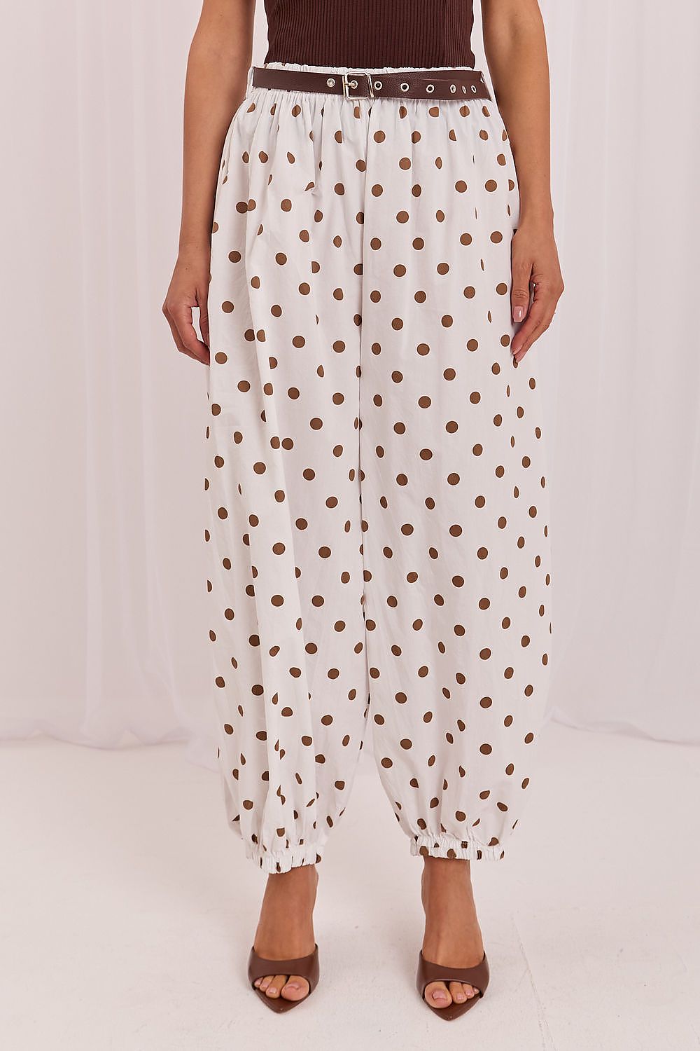  Pantaloni de damă model 229815 Italy Moda 