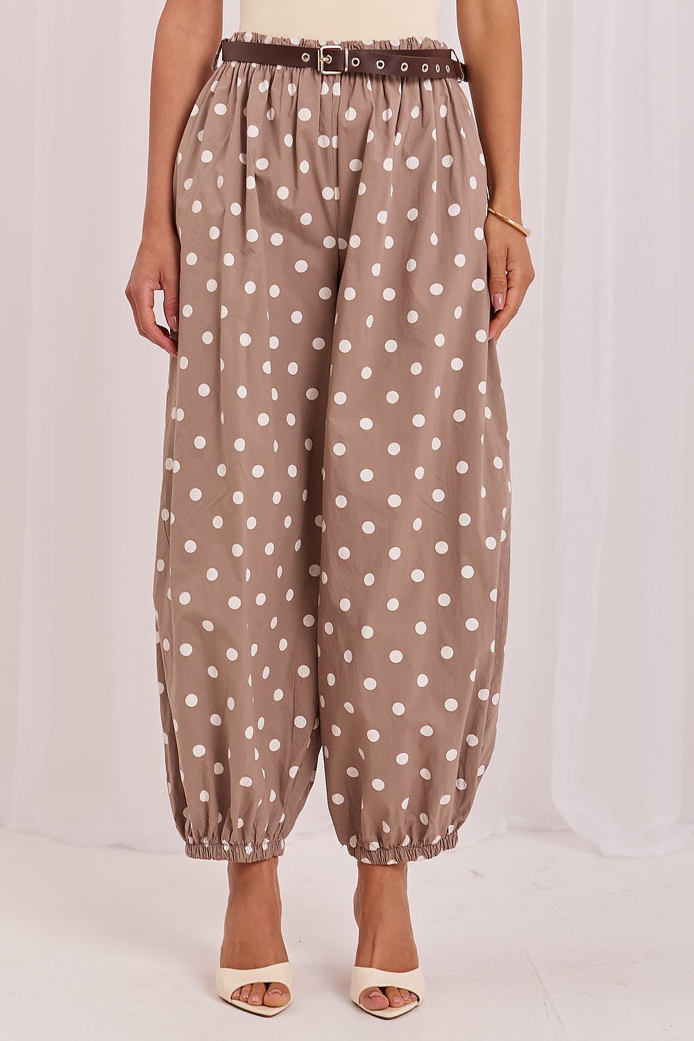  Pantaloni de damă model 229817 Italy Moda 