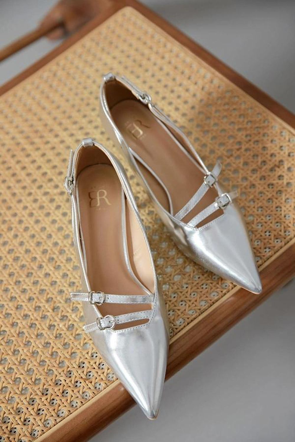  Pantofi cu toc subţire (stiletto) model 230707 Solea 